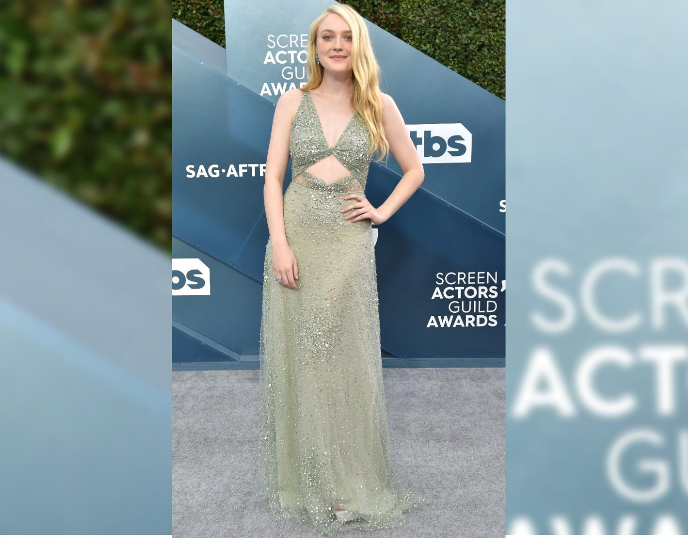 red hot carpet dakotafanning