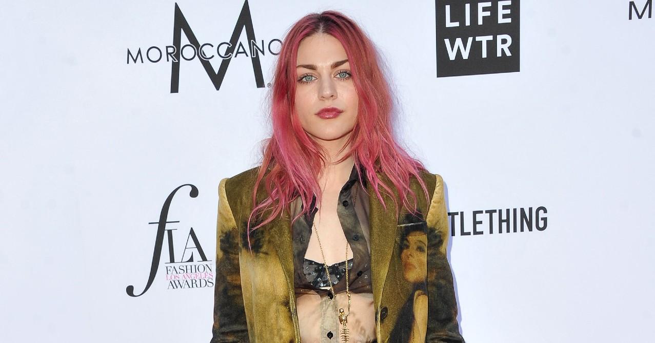 frances bean cobain announces birth first child husband riley hawk