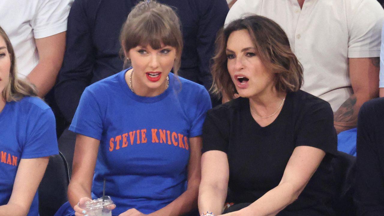  Image of Taylor Swift  and Mariska Hargitay.
