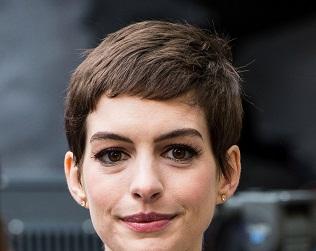 Anne hathaway july 22 001 m.jpg