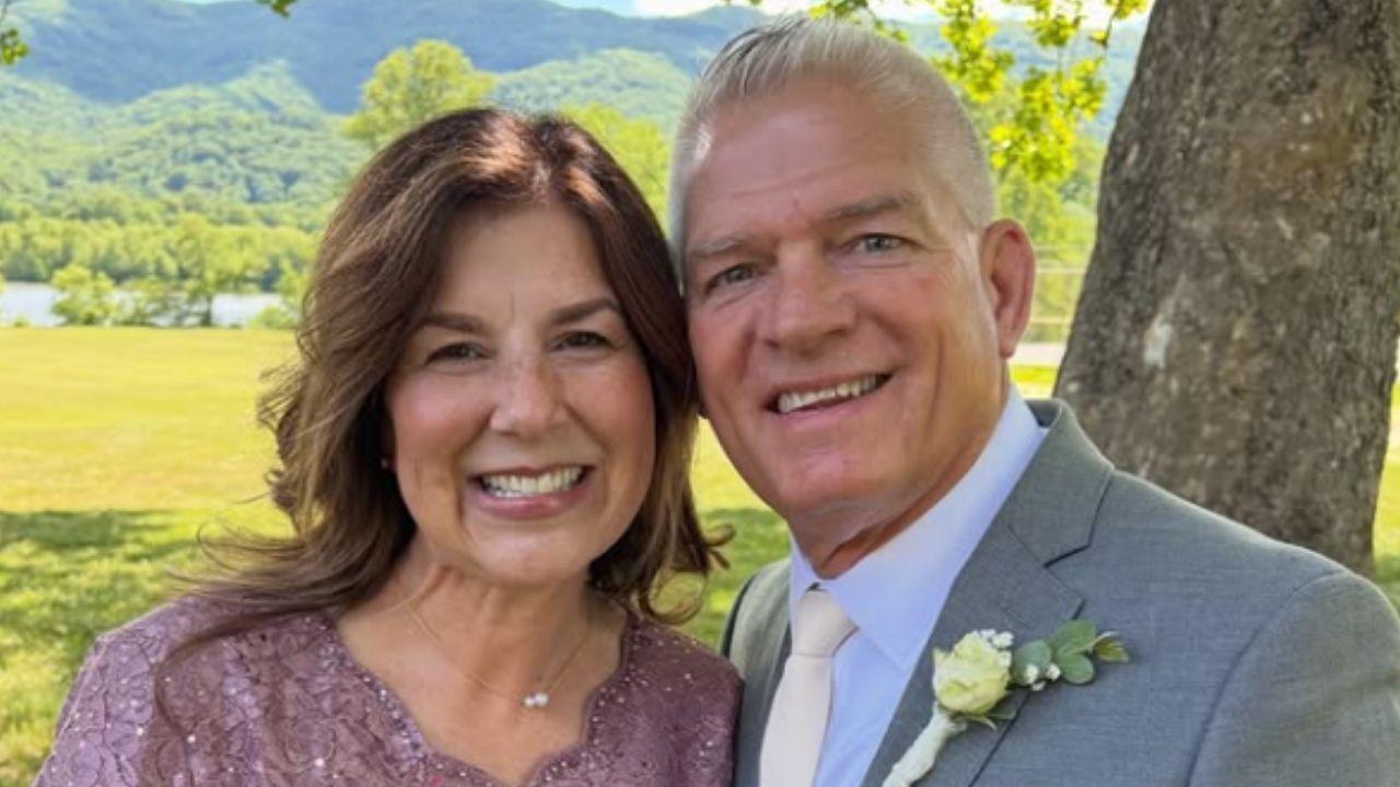 Photo of Gil and Kelly Jo Bates