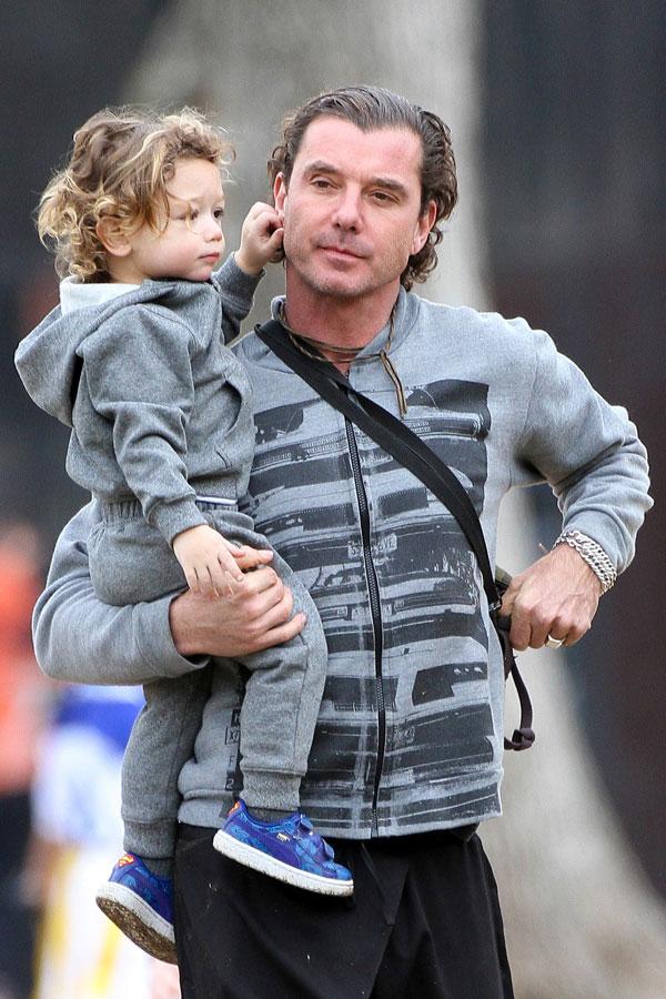 gavin rossdale wearing wedding ring