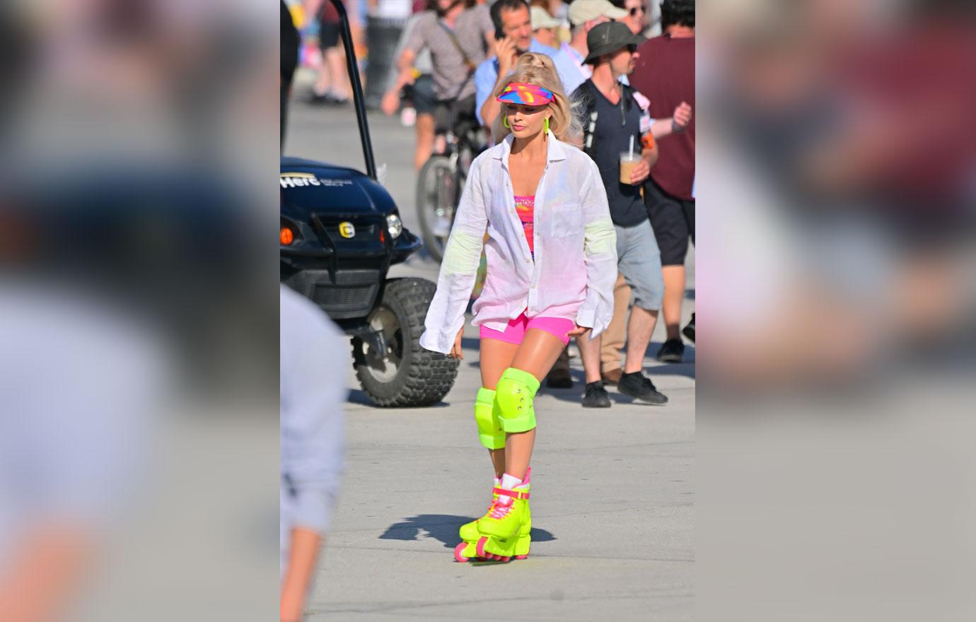 margot robbie and ryan gosling skate through a day of filming barbie in venice beach