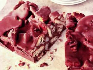 2011__03__biscuitcake 300×225.jpg