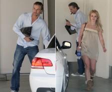 2010__03__Britney_Spears_Jason_Trawick_March24_main 225&#215;184.jpg