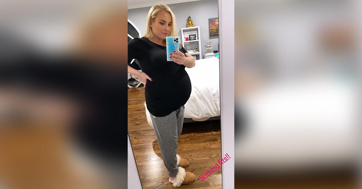 pregnant meghan mccain admits nothing fits pp