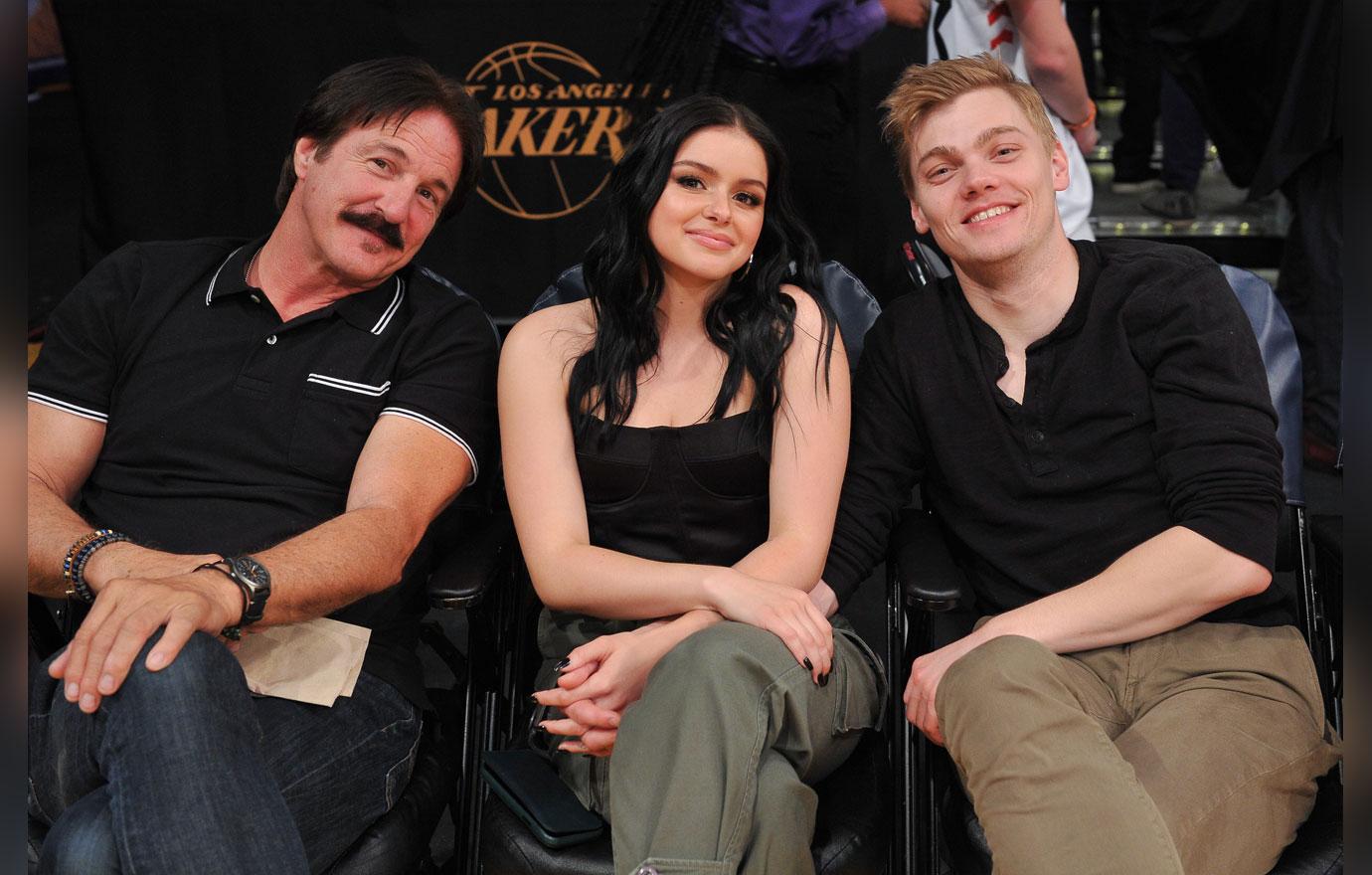 Denzel washington ariel winter adam levine basketball game 4