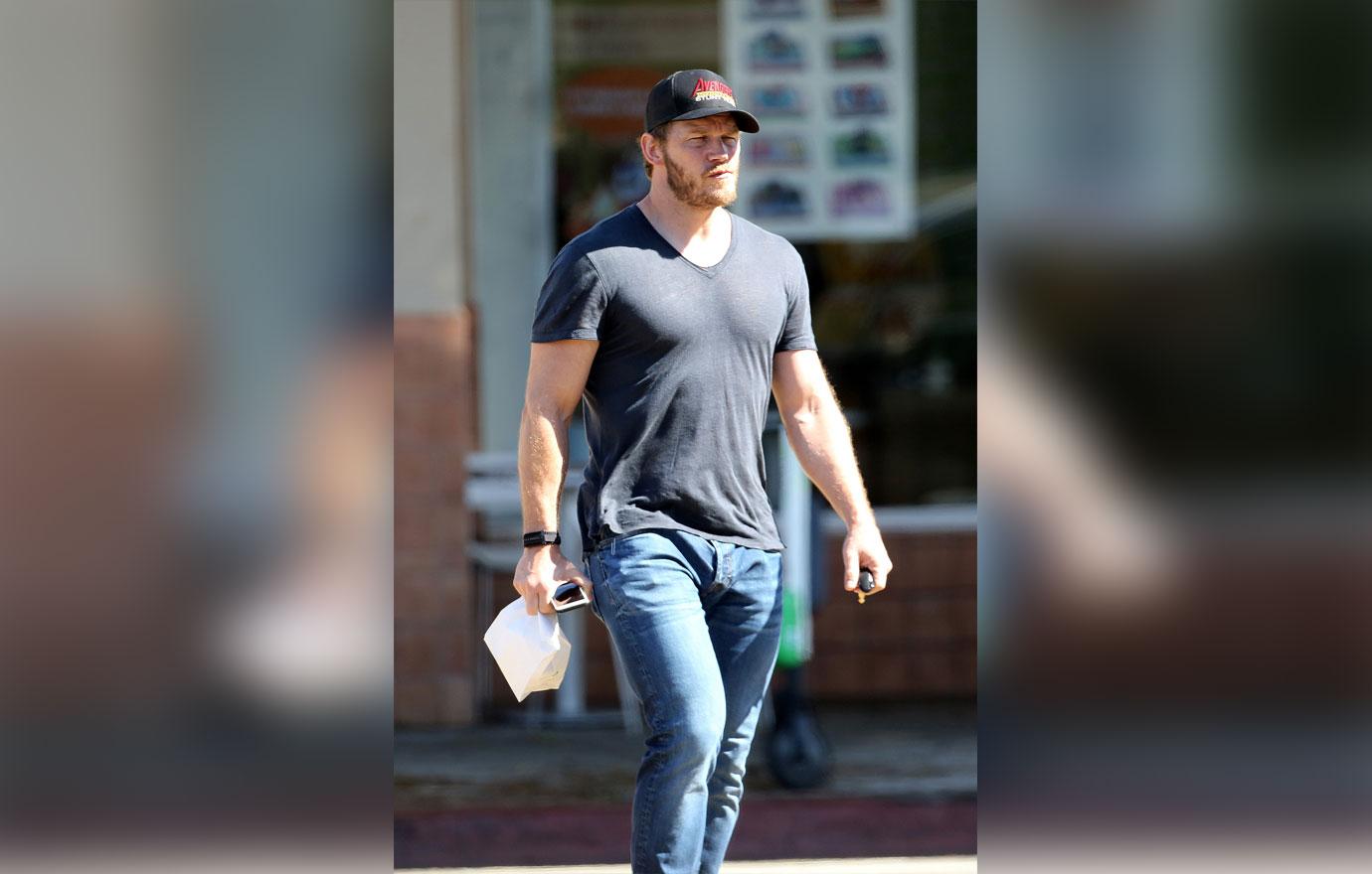 EXCLUSIVE: Chris Pratt snags a frozen yogurt and then heads to the drugstore.