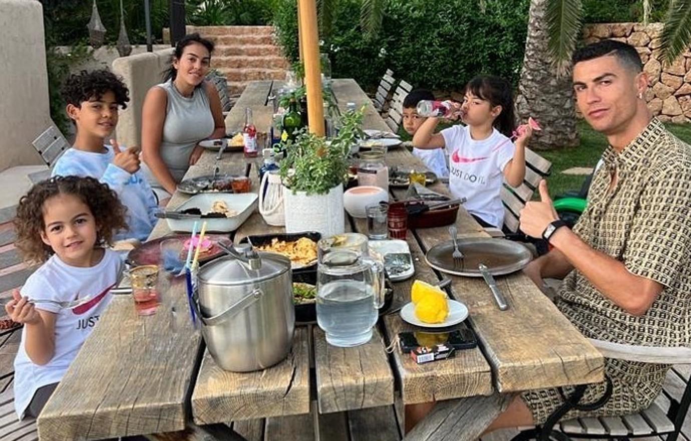 cristiano family ig