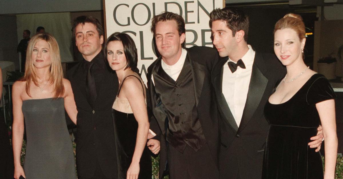 jennifer aniston addresses david schwimmer dating rumors months after friends reunion