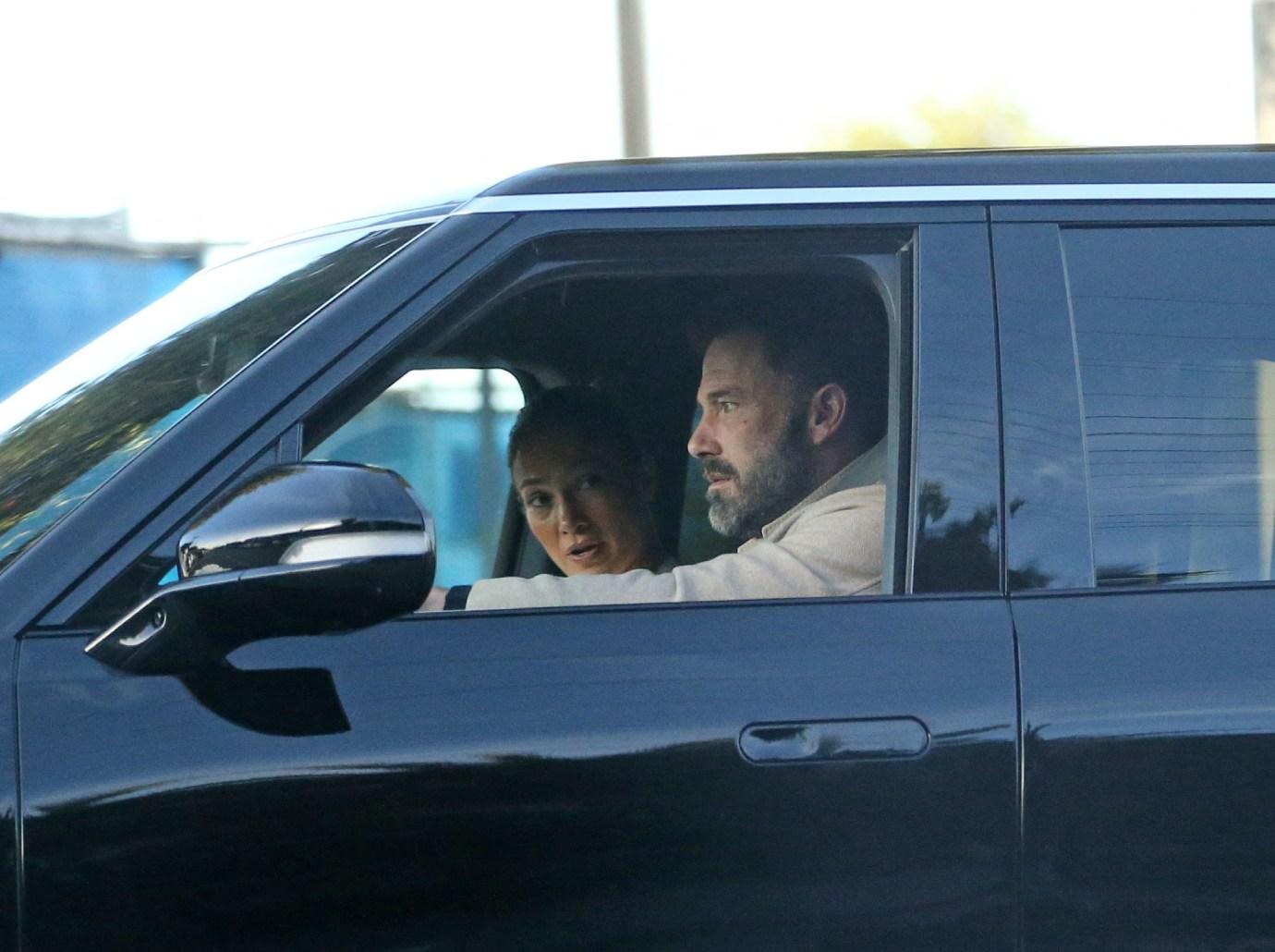 ben affleck smokes cigarette driving jennifer lopez encouraging ditch bad habits