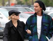 2010__01__Gwen_Stefani_and_Gavin_Rossdale_Jan17_355_1 225×172.jpg
