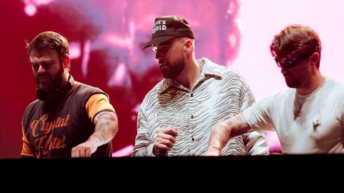 travis kelce and the chainsmokers