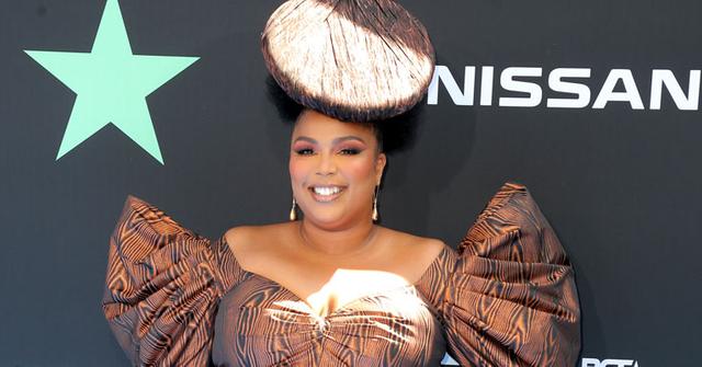 Lizzo On Red Carpet Butt Pic