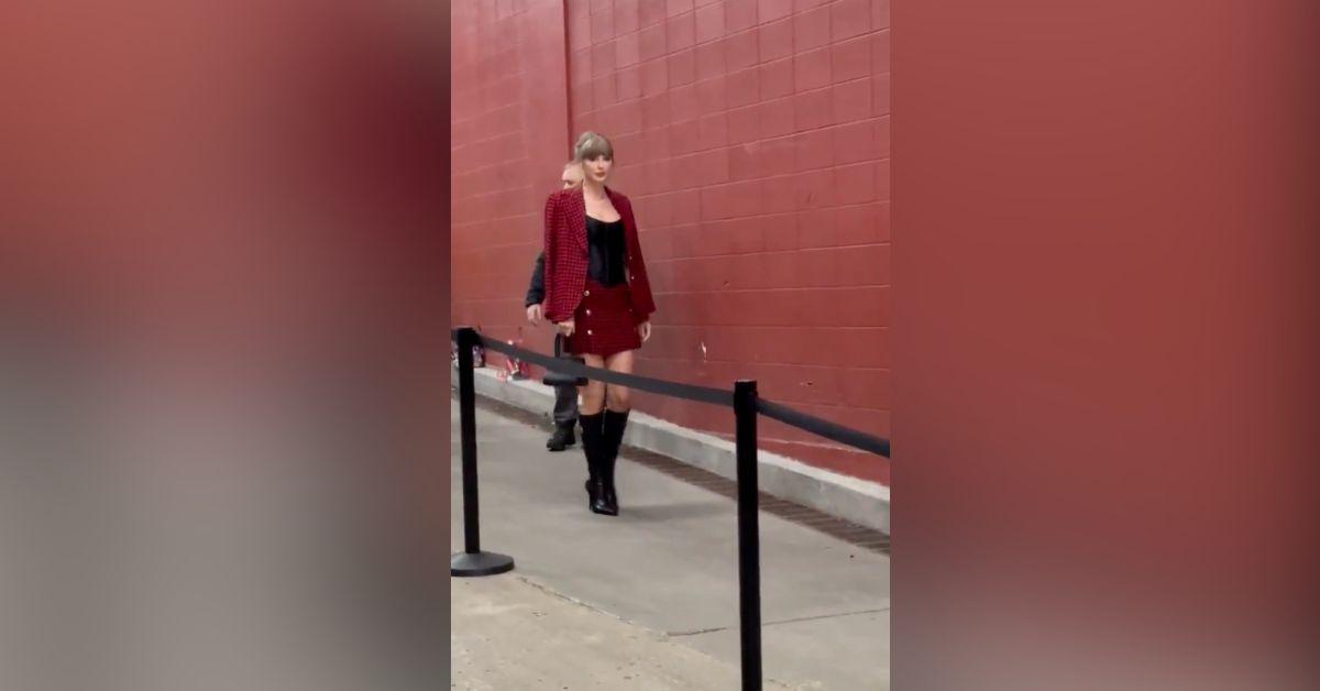 taylor swift scolds security travis kelce game