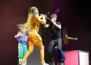 2011__03__Willow_Smith_Justin_Bieber_March23news 300×217.jpg