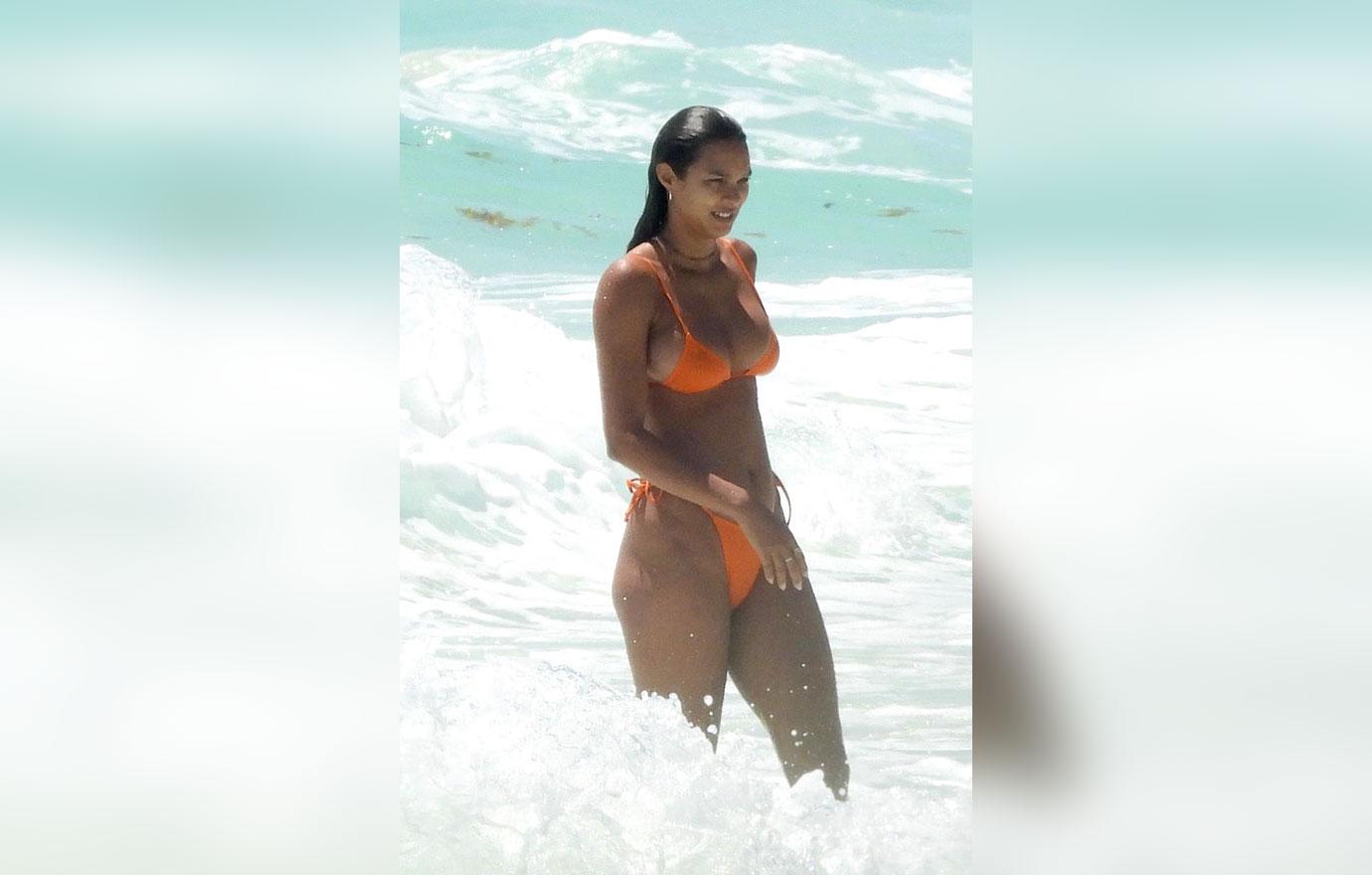 victoria secret model lais ribeiro takes a dip in ocean in mexico