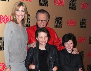 2010__12__4032_Larry_King_Dec17m 300×232.jpg