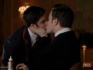 2011__03__Darren_Criss_Chris_Colfer_Glee_Kiss_March16newsnea 300×225.jpg