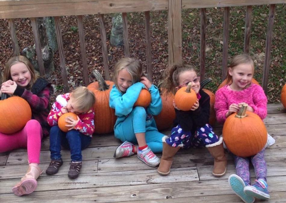 Leah messer pumpkin picking 01