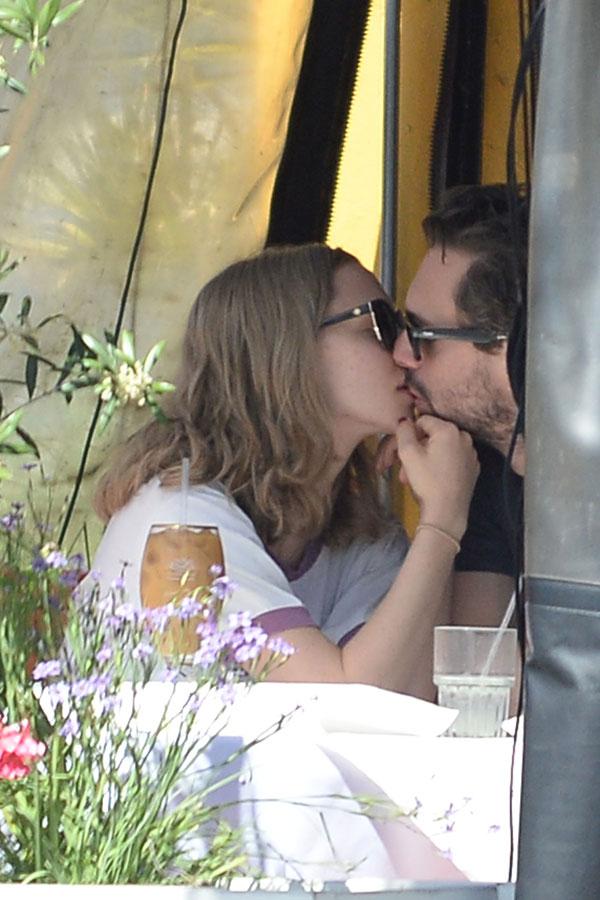 Thomas sadoski amanda seyfried engaged 02