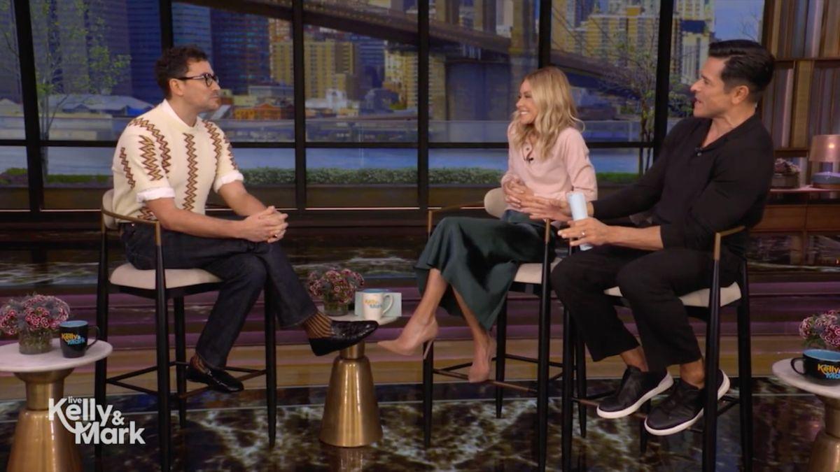 Image of Dan Levy, Mark Consuelos and Kelly Ripa bonded over the 'pressure' of interviewing stars on red carpets.