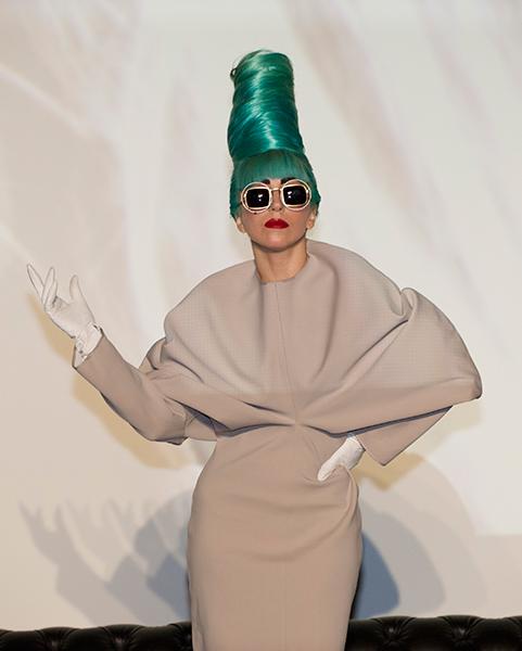 Ok_32713_lady_gaga_green_ _2.jpg