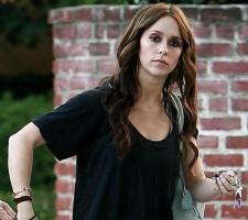 2009__10__full_jennifer_love_hewitt_03_wenn5370996 225×200.jpg