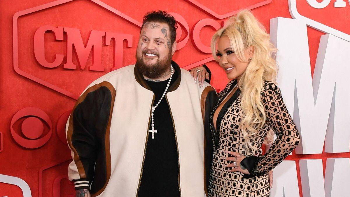 Image of The country star and podcast host tied the knot on August 31, 2016.