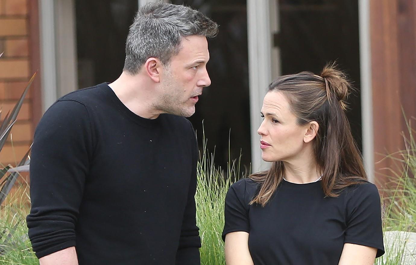 jennifer garner boyfriend john miller opposite ben affleck relaxed