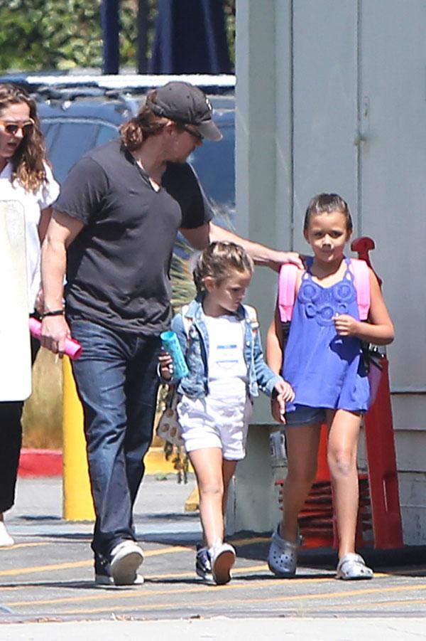 matt damon man bun daughters summer camp