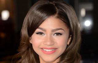 Zendaya2 teaser_319x206.jpg