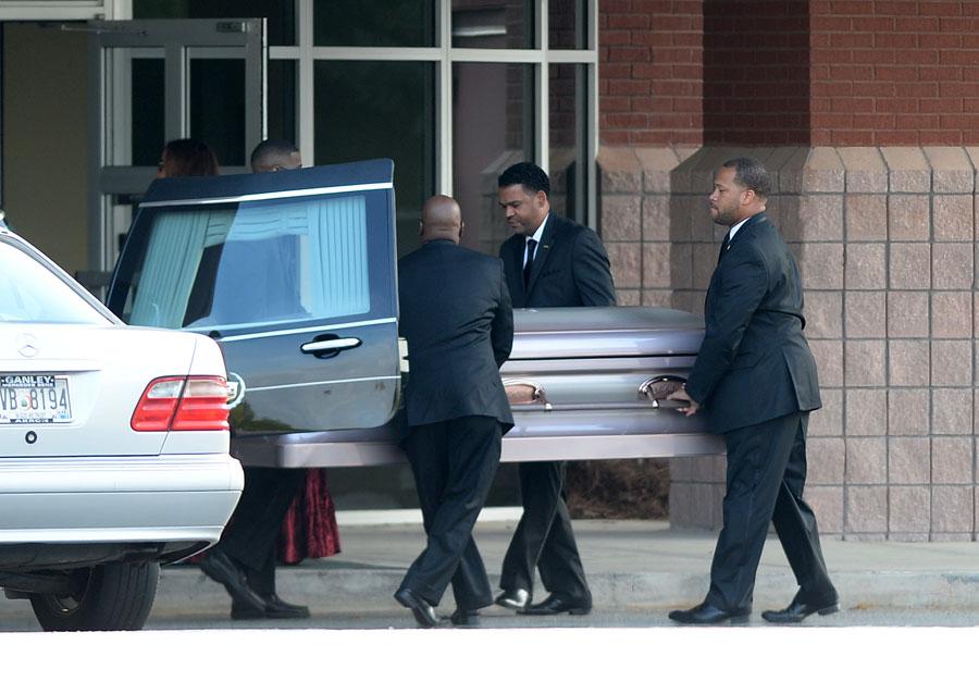 Bobbi kristina funeral 01