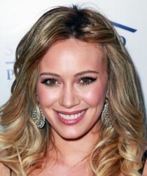 2011__09__okmagazine horoscopes hilary duff 210×300.jpg