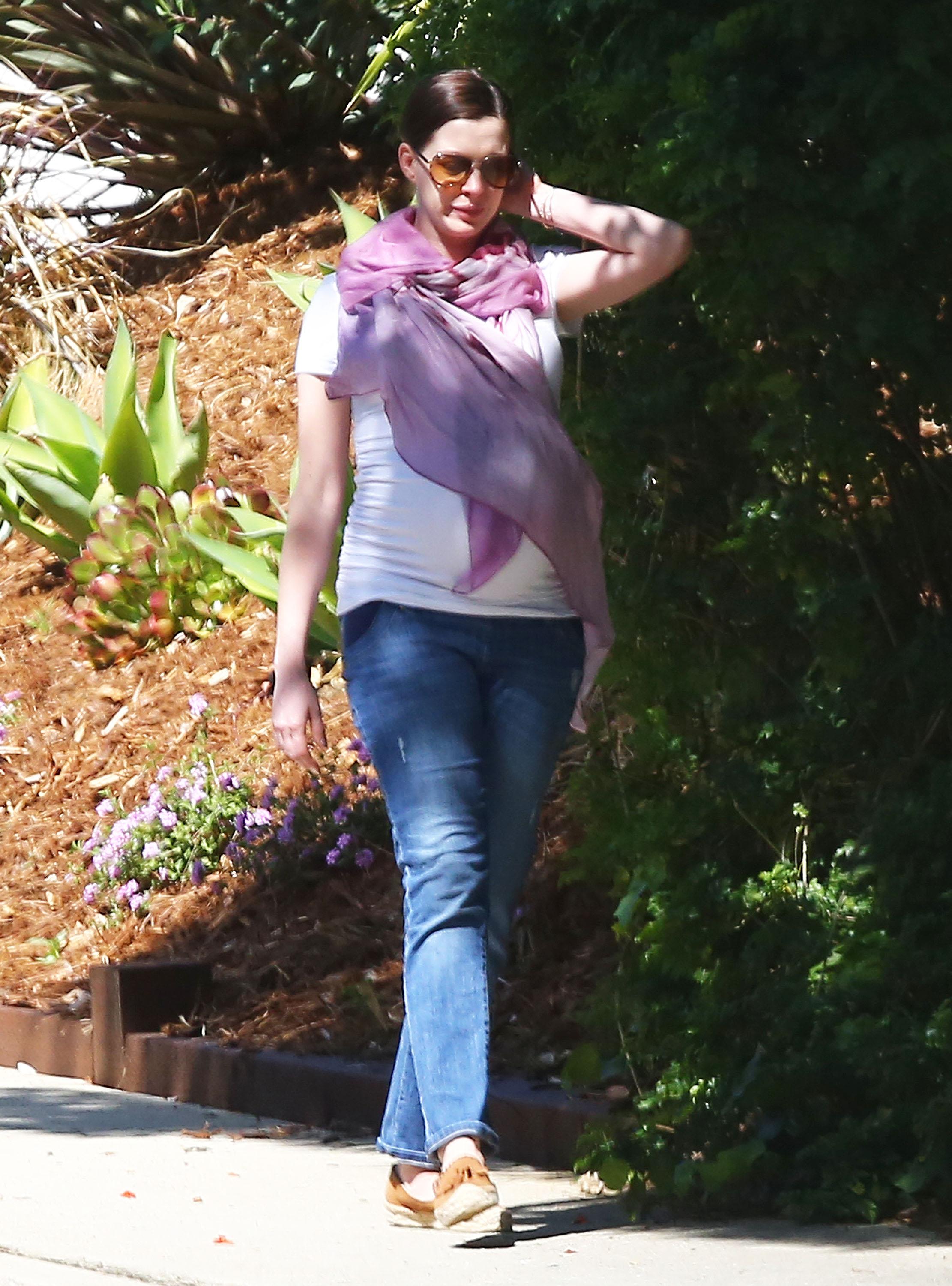 Exclusive&#8230; Pregnant Anne Hathaway Out For A Stroll