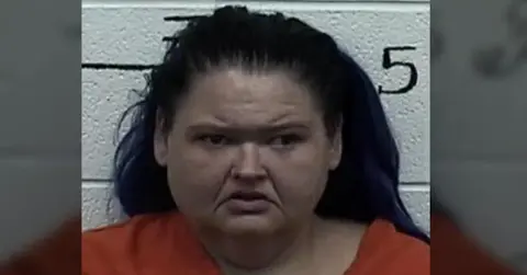 Photo of Amy Slaton's mugshot.