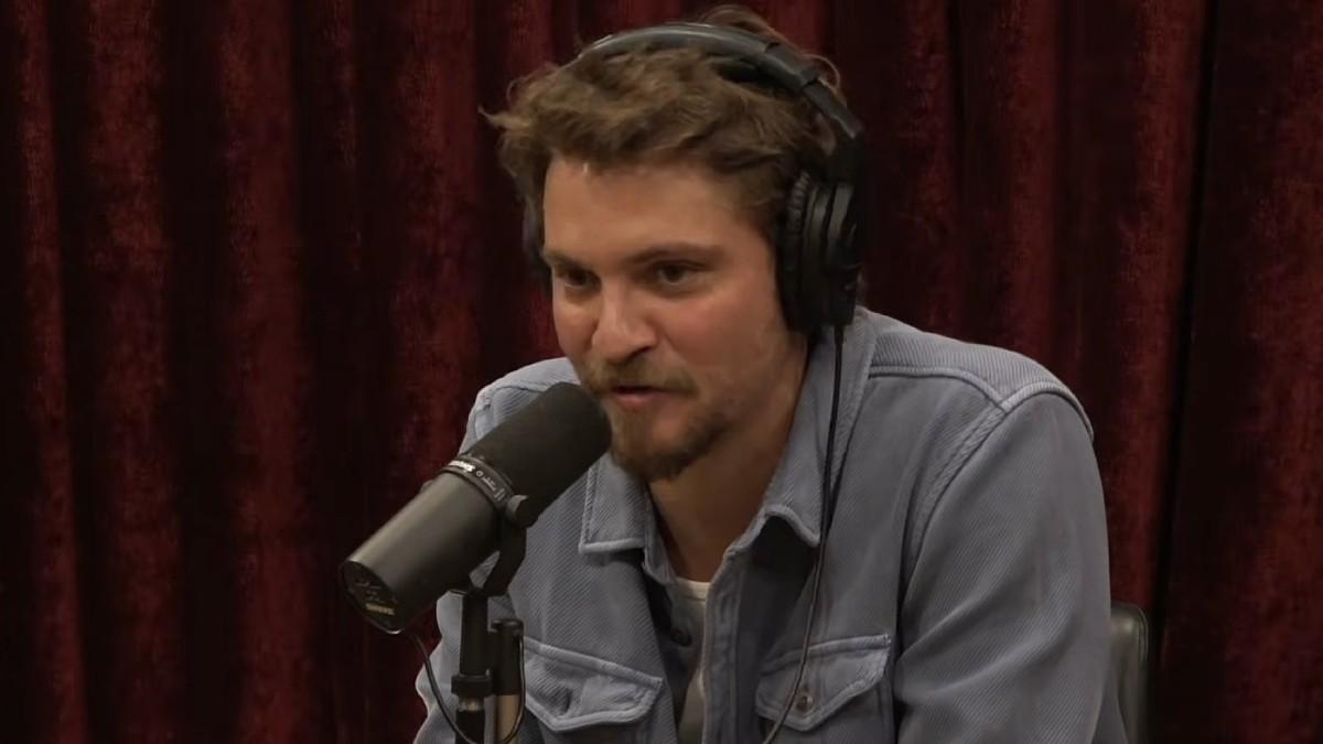 image of Joe Rogan explained why the Hollywood crowd isn't his jam. 