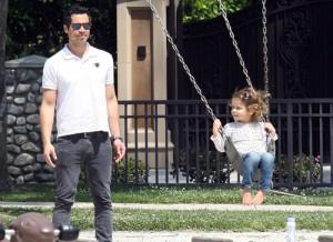 2011__04__Cash_Warren_April4_14 300×218.jpg