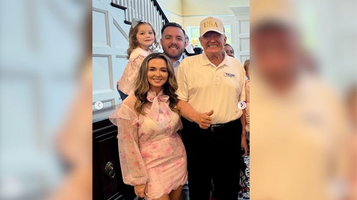 Image of Bandages on his fingers drew attention during his visit to Trump National Golf Club.
