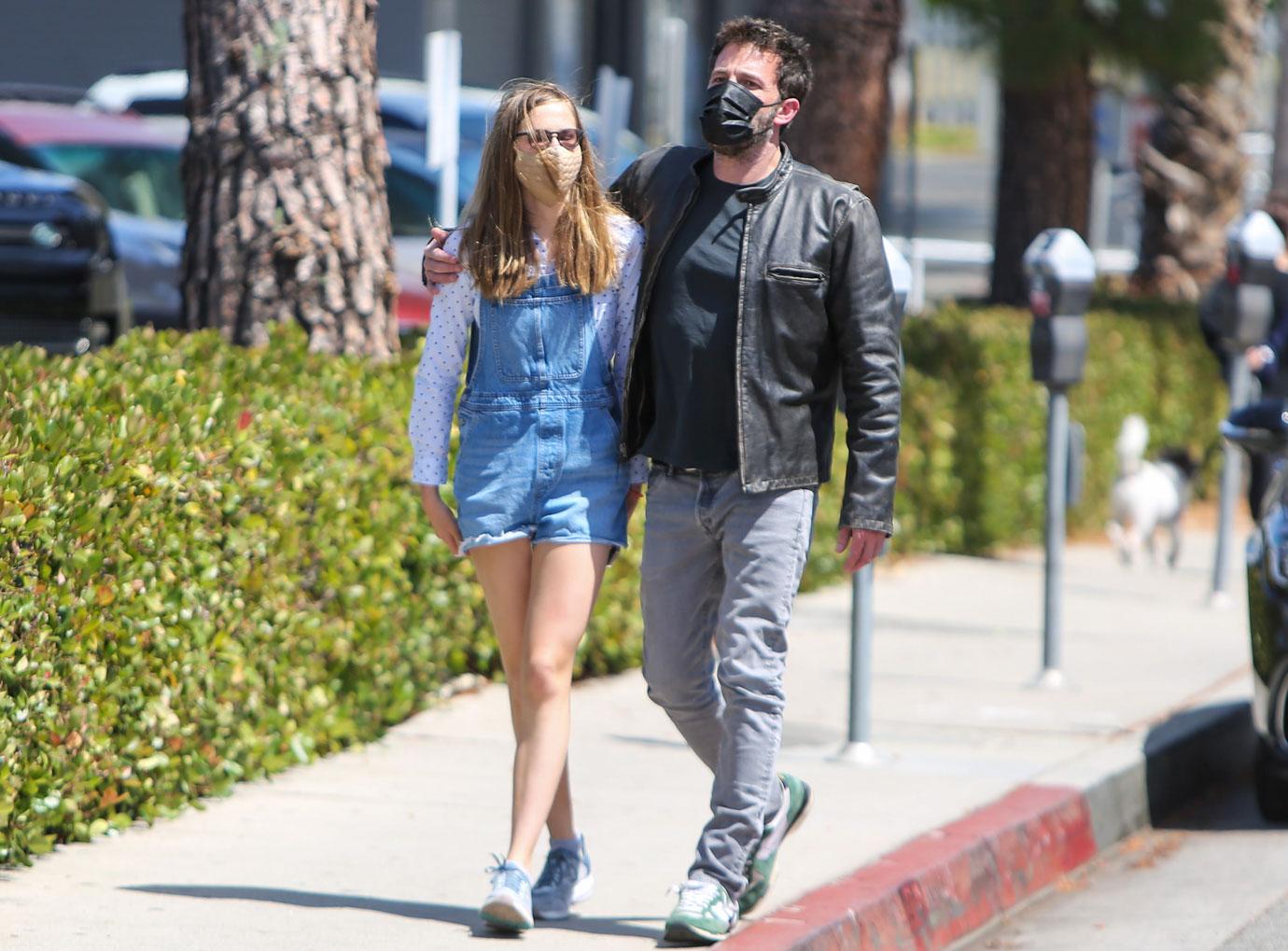 ben affleck and violet head out for ice cream