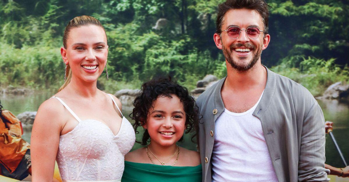 Photo of Scarlett Johansson, Audrina Miranda and Jonathan Bailey