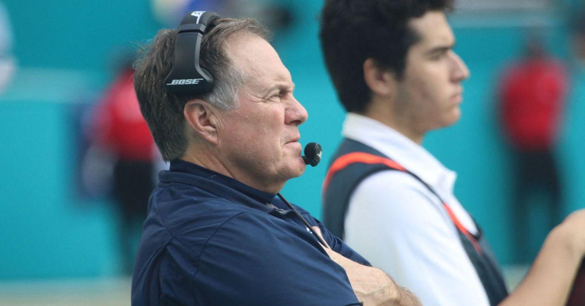 bill belichick girlfriend cheers super bowl champs return coaching