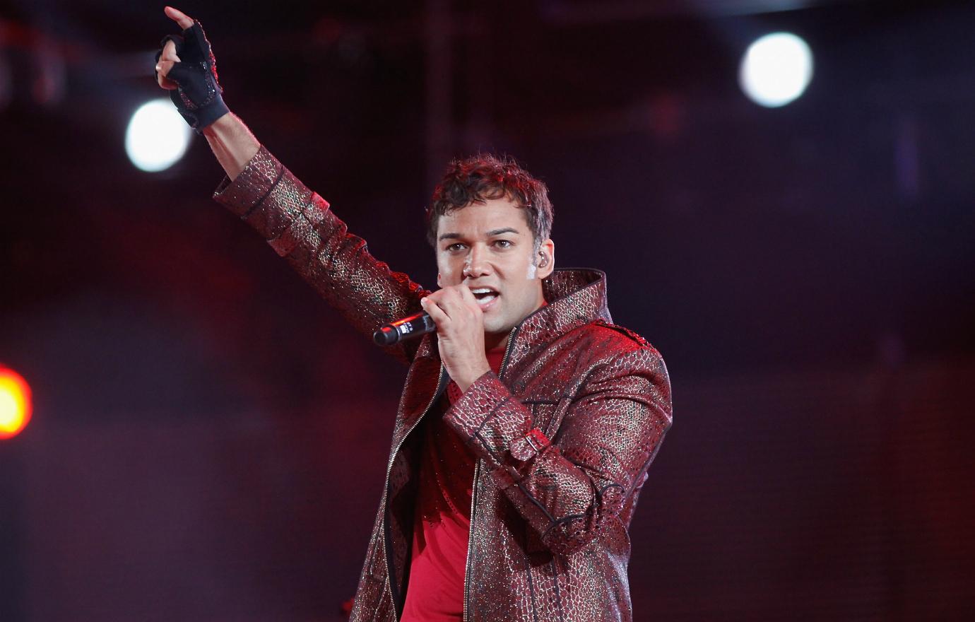 Taryll Jackson performed with his group, T3, at the Michael Forever benefit concert that was held at the Millennium Stadium in Cardiff, Wales. Taryll was one of the first to date Kourtney Kardashian.