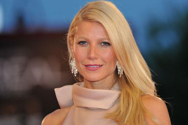 gwyneth paltrow engaged wedding paris