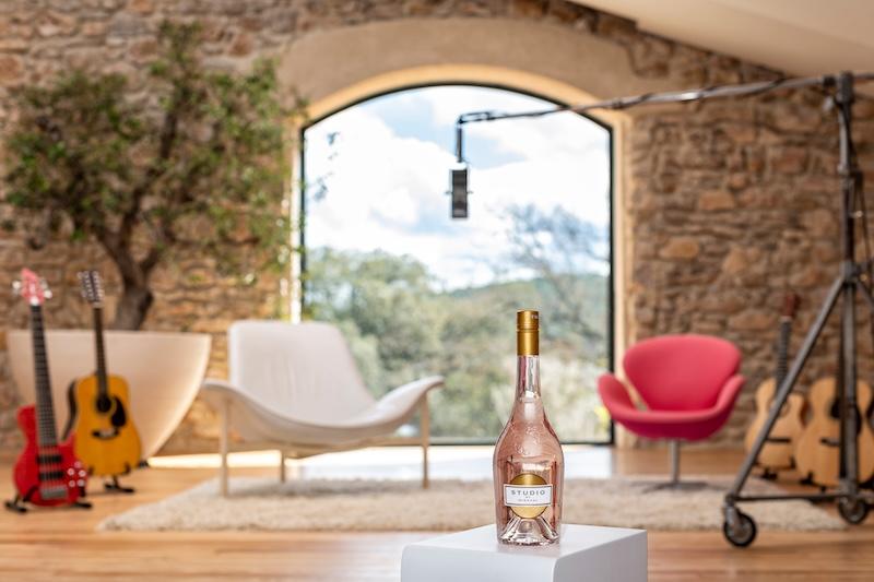 studio by miravallifestyle horizonal
