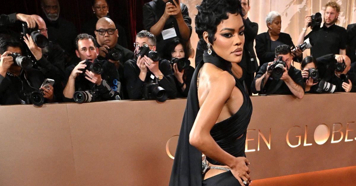 Photo of Teyana Taylor jokingly called out her children from the podium.