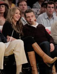 2010__11__Julianne_Hough_Ryan_Seacrest_Nov1news 194×300.jpg