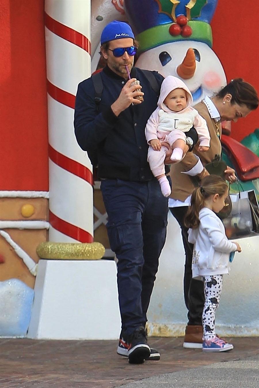 Bradley cooper irina shayk baby