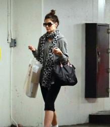 2010__12__FP_6205232_Holmes_Katie_FP8_120410 218×300.jpg