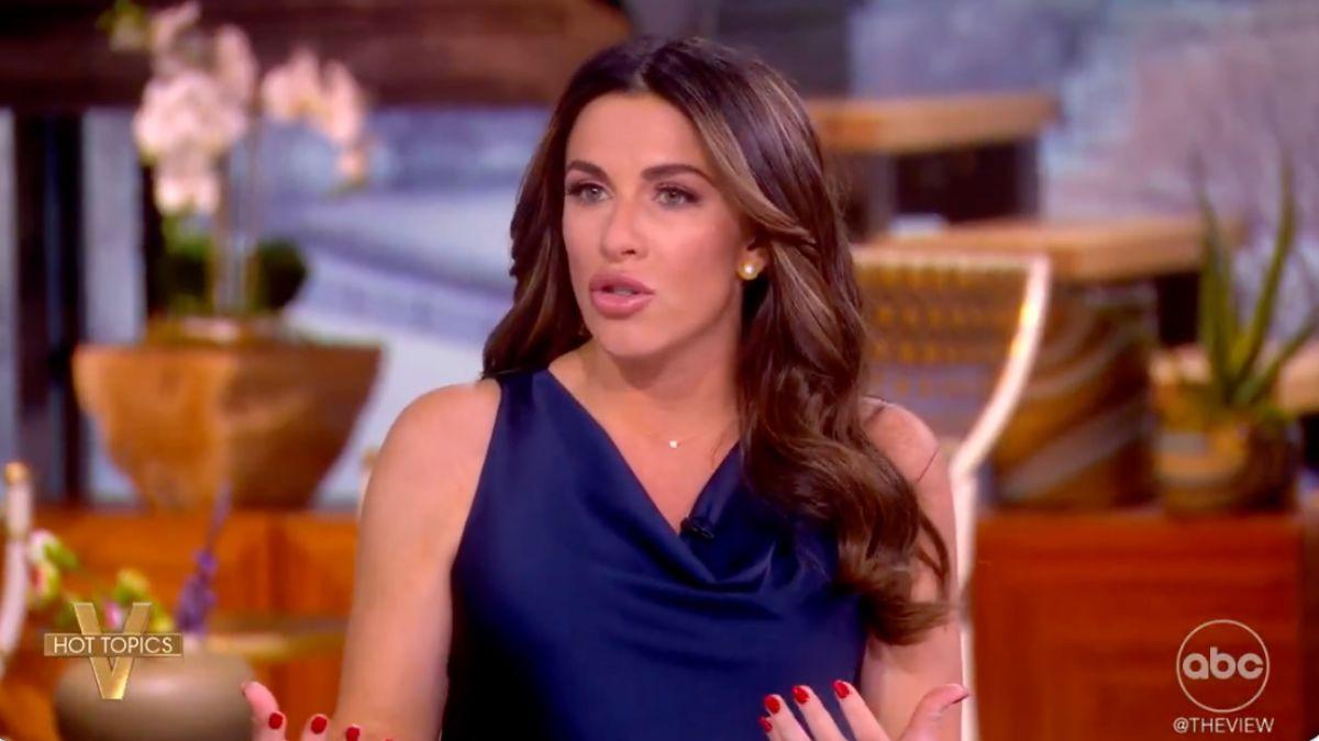 Photo of Alyssa Farah Griffin indirectly shamed Elon Musk for wanting to go to Jeffrey Epstein's island.